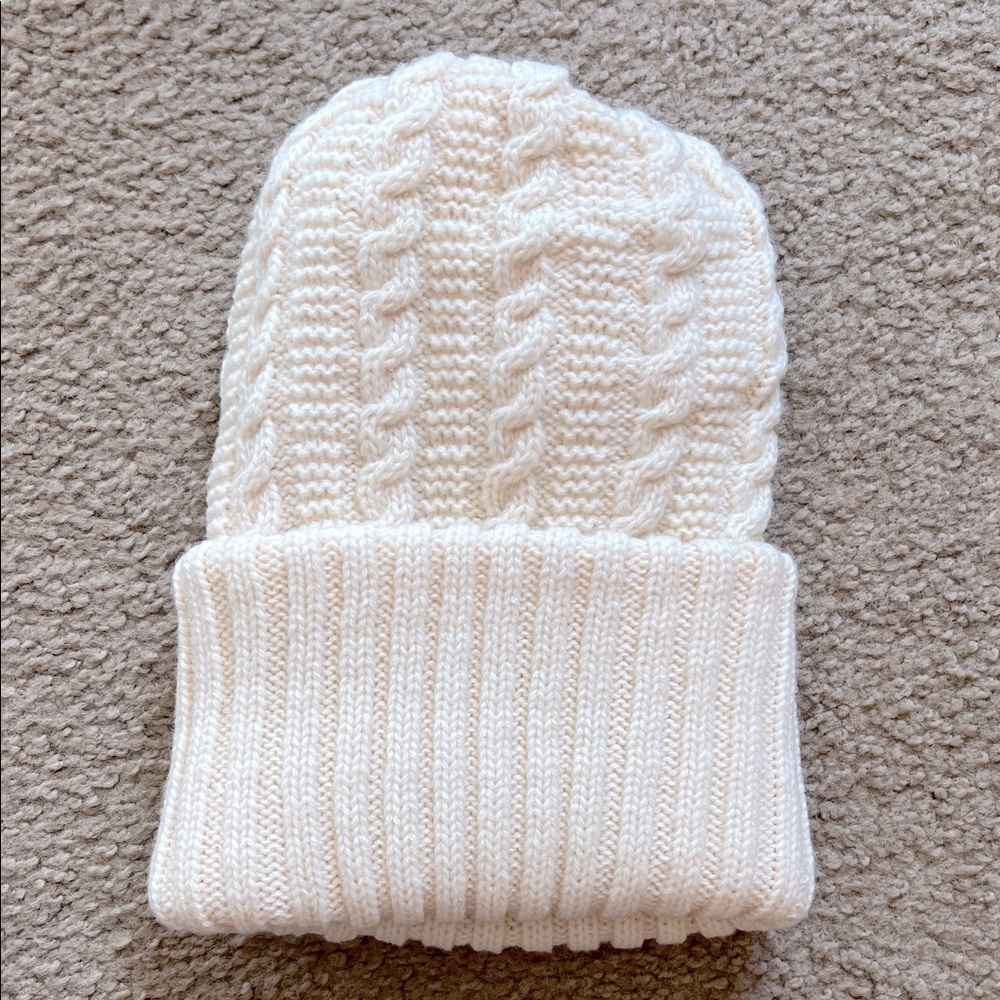 Eddie Bauer Off White Cream Cozy Cable Knit Ribbed Beanie Hat Winter Staple Wool